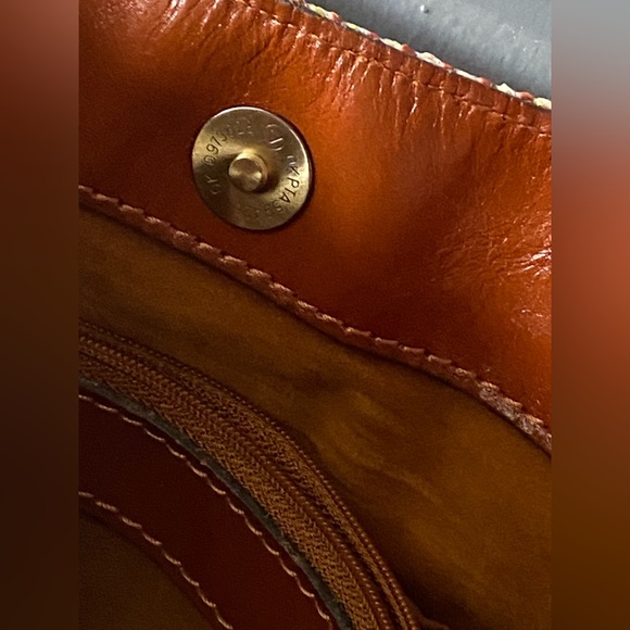 Patricia Nash 10th Anniversary crossbody bucket bag - Picture 10 of 15